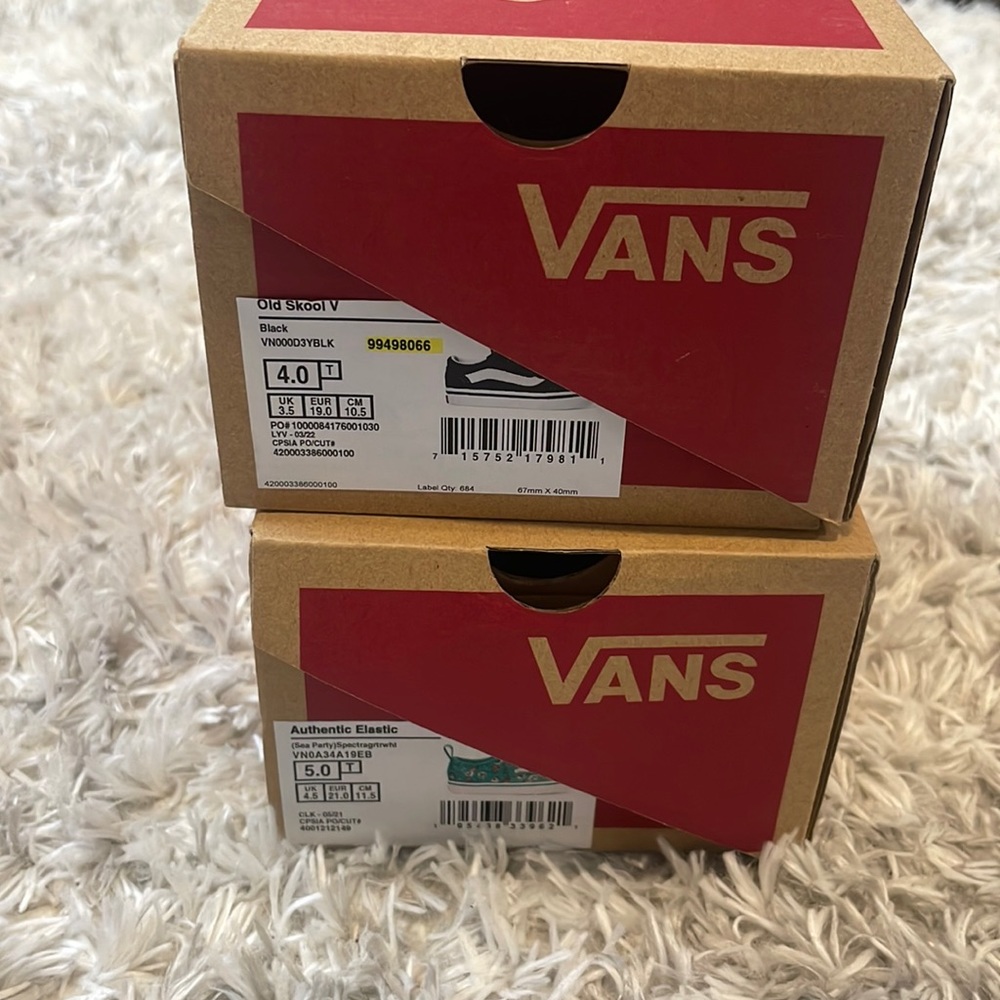 2 pairs toddler vans